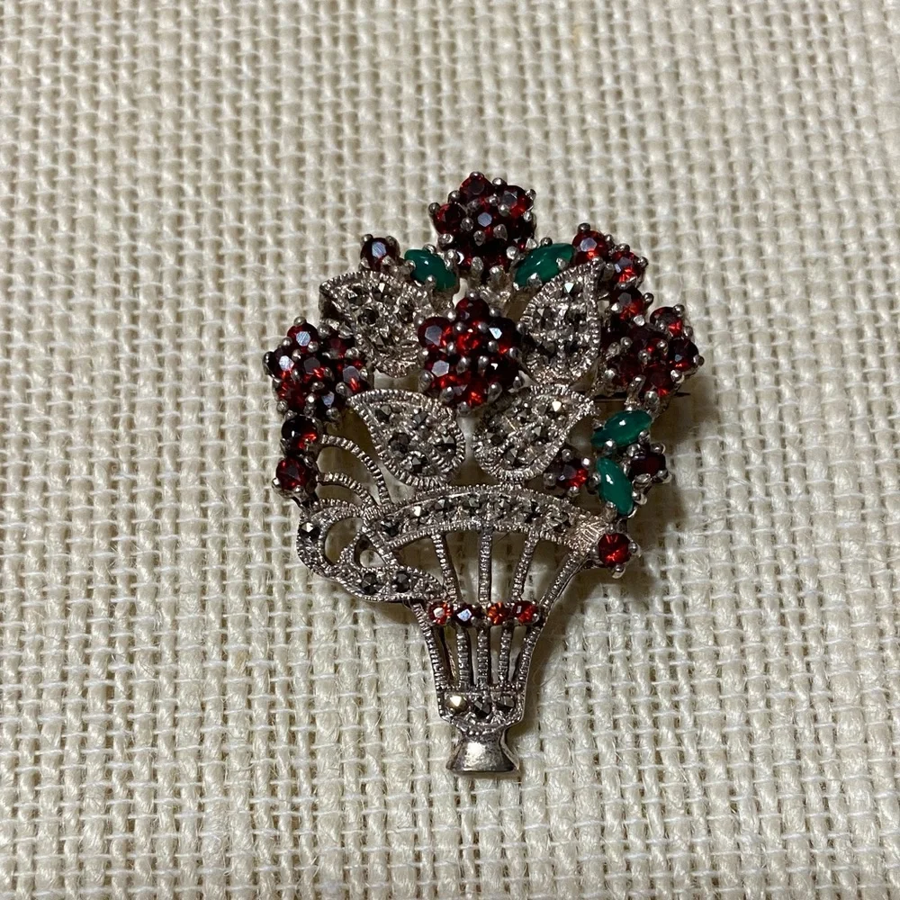 Vintage 925 Sterling Silver Marcasite Garnet & Jade Floral Brooch Pendant